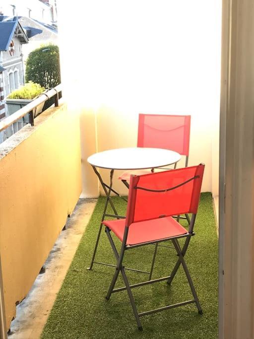 Le Voltaire -2 Chambres- 70M2- Hypercentre-Parking-Wifi Fibre- Nouvelle Literie Tarbes Exterior photo