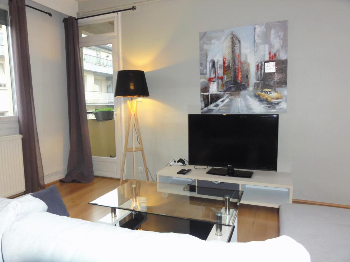 Le Voltaire -2 Chambres- 70M2- Hypercentre-Parking-Wifi Fibre- Nouvelle Literie Tarbes Exterior photo