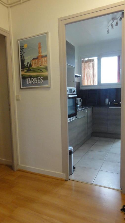 Le Voltaire -2 Chambres- 70M2- Hypercentre-Parking-Wifi Fibre- Nouvelle Literie Tarbes Exterior photo